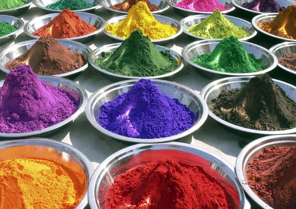 characteristics of organic and inorganic pigments