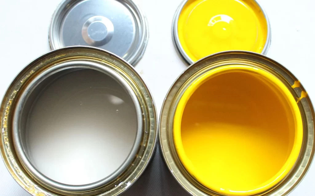 White yellow reflective paint